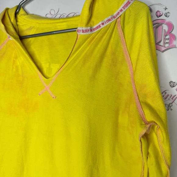 Victoria secret pink sweater pullover your place or mine yellow white pink 2 way - Picture 10 of 15